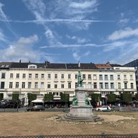 Photo taken at Luxemburgplein / Place du Luxembourg by Andrew T. on 7/25/2022