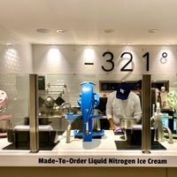 Foto tirada no(a) -321° Ice Cream Shop por Scott B. em 9/26/2019