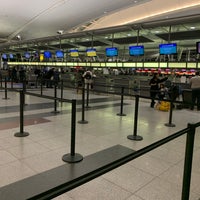 Photo taken at Singapore Airlines Check-in by Ian C. on 11/14/2019