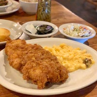 Photo taken at Cracker Barrel Old Country Store by Ian C. on 11/10/2019