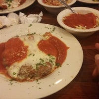 Das Foto wurde bei Mazzella&amp;#39;s Italian Restaurant von Lyman C. am 11/27/2014 aufgenommen