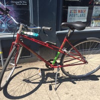 Foto scattata a Cycle Portland Bike Tours &amp;amp; Rentals da Manfred W. il 8/1/2015