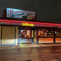 Photo taken at Pappas Burger by Ahmadi on 12/30/2022