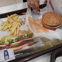 Photo taken at Burger King by Hümeyra Ş. on 2/2/2018