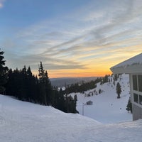 1/27/2023 tarihinde Liliya K.ziyaretçi tarafından Mt. Hood Meadows Ski Resort'de çekilen fotoğraf