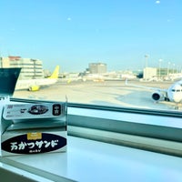 Photo taken at Gate 51 by はる☆ on 4/8/2022