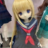 Photo taken at Azone Labelshop by 紳にゃん on 6/1/2023