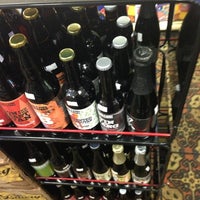 รูปภาพถ่ายที่ Liquor Mart โดย Jose M. เมื่อ 10/13/2012