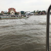 Photo taken at เรือข้ามฟาก ท่าช้าง-วังหลัง by Sirikarn W. on 5/16/2019