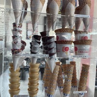 Photo taken at Manhattan Beach Creamery by Tania M. on 6/22/2023