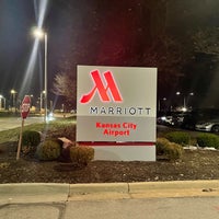 Photo taken at Kansas City Airport Marriott by Daniel on 12/16/2021