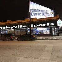 Photo taken at Wrigleyville Sports by Dean R. on 12/16/2016