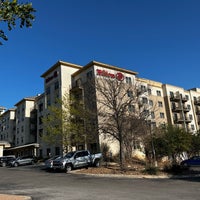 Foto diambil di Hilton San Antonio Hill Country oleh Dean R. pada 3/9/2022