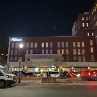 รูปภาพถ่ายที่ Hilton Richmond Downtown โดย Dean R. เมื่อ 12/16/2021