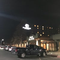Foto diambil di DoubleTree by Hilton Hotel Denver oleh Dean R. pada 3/21/2018
