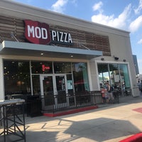 รูปภาพถ่ายที่ Mod Pizza โดย Dean R. เมื่อ 7/31/2019