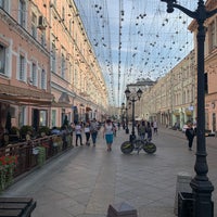 Photo taken at metro Kuznetsky Most by Aleksa B. on 8/16/2021