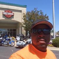 4/26/2014 tarihinde Lavorn R.ziyaretçi tarafından Rocky Mount Harley-Davidson'de çekilen fotoğraf