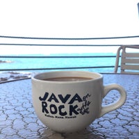 รูปภาพถ่ายที่ Java On The Rocks โดย Deejay M. เมื่อ 8/15/2015