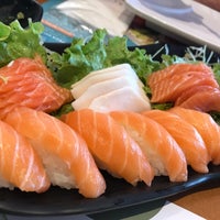 Photo taken at Matsuya Restaurante Japonês | 松屋すし by Carolina J. on 4/19/2019