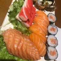 Photo taken at Matsuya Restaurante Japonês | 松屋すし by Carolina J. on 6/2/2018