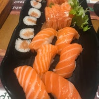 Photo taken at Matsuya Restaurante Japonês | 松屋すし by Carolina J. on 9/2/2018