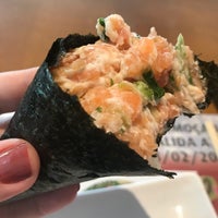 Photo taken at Matsuya Restaurante Japonês | 松屋すし by Carolina J. on 2/17/2018