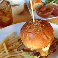 Photo taken at Café La Fresca: Homemade Hamburgers &amp;amp; Bar by nmc on 11/4/2012