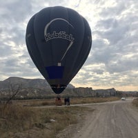 Das Foto wurde bei Anatolian Balloons von BURHANN ÇALIŞKANN am 11/10/2018 aufgenommen