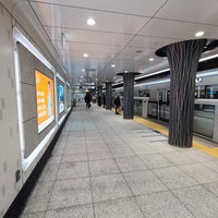 Photo taken at Hibiya Line Ueno Station (H18) by はいね on 1/19/2023