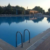 Foto tirada no(a) Pelikan Otel Yüzme Havuzu por Hüseyin Y. em 7/11/2018
