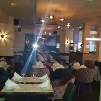 Das Foto wurde bei Tulsi Indian Restaurant von Tara S. am 2/2/2017 aufgenommen