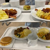 7/29/2023 tarihinde Nic T.ziyaretçi tarafından IKEA Ottawa - Restaurant'de çekilen fotoğraf
