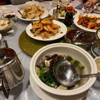 Photo taken at Oriental Chu Shing Restaurant by Nic T. on 11/6/2019