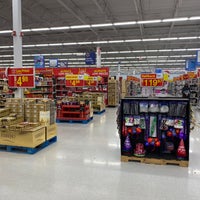 Das Foto wurde bei Walmart Supercentre von Nic T. am 12/14/2020 aufgenommen