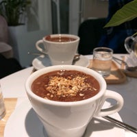 11/19/2021 tarihinde Lucie Z.ziyaretçi tarafından LUI Chocolate Cafe'de çekilen fotoğraf