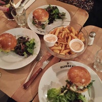 Le Ruisseau Burger Joint In Grandes Carrieres Le Ruisseau Burger Joint In Grandes Carrieres