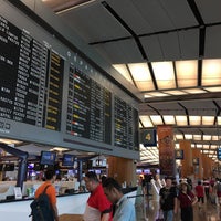 Photo taken at Singapore Airlines(SQ) Check-In Counter by DM on 9/24/2018