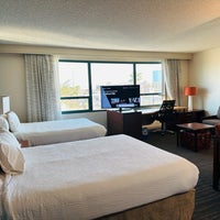 Foto diambil di Residence Inn by Marriott Las Vegas Hughes Center oleh DM pada 2/18/2024