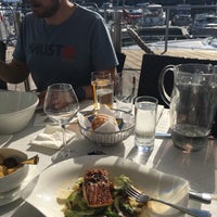 Das Foto wurde bei Onda Restaurant von İlkgun C. am 6/25/2016 aufgenommen