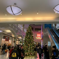 Photo taken at Manhattan Mall by Rana on 11/30/2019