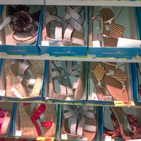 payless royal plaza