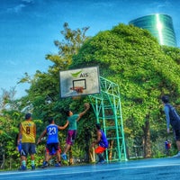 Photo taken at Suan RodFai Basketball Court by Wasan R. on 3/11/2016