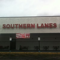 12/4/2012 tarihinde Chris F.ziyaretçi tarafından Southern Lanes'de çekilen fotoğraf