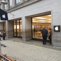 Photo taken at Apple Hannover by Peter ®. on 2/10/2018