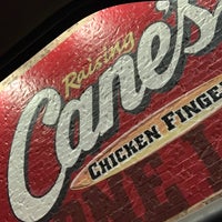 รูปภาพถ่ายที่ Raising Cane&amp;#39;s Chicken Fingers โดย John V. เมื่อ 7/4/2019