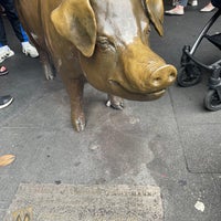 Photo taken at Rachel the Pig at Pike Place Market by Loni F. on 8/10/2022