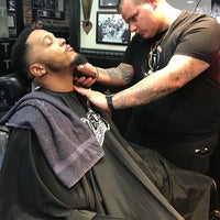 3/7/2020 tarihinde Boston Barber &amp;amp; Tattoo Co.ziyaretçi tarafından Boston Barber &amp;amp; Tattoo Co.'de çekilen fotoğraf