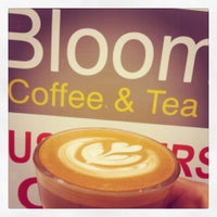 Foto tirada no(a) Bloom Coffee and Tea por Jeff M. em 2/1/2014