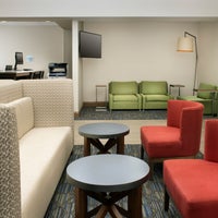 Foto scattata a Holiday Inn Express &amp;amp; Suites Baltimore - BWI Airport North da Holiday Inn Express &amp;amp; Suites Baltimore - BWI Airport North il 12/18/2017